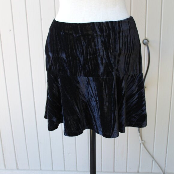 Stitch and Pine Sexy Little Crushed Velvet Flare Mini Skirt Skater Goth S - Picture 2 of 2